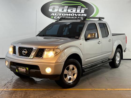 NISSAN FRONTIER 2.5 LE 4X4 CD TURBO ELETRONIC DIESEL 4P AUTOMÁTICO